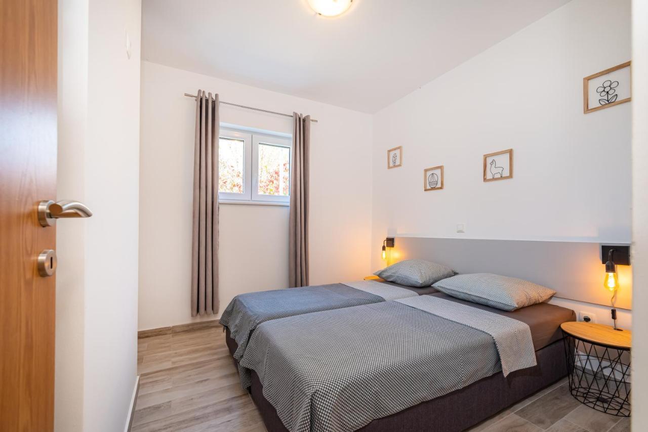 House Of Dalmatia Apartamento Pakoštane Exterior foto