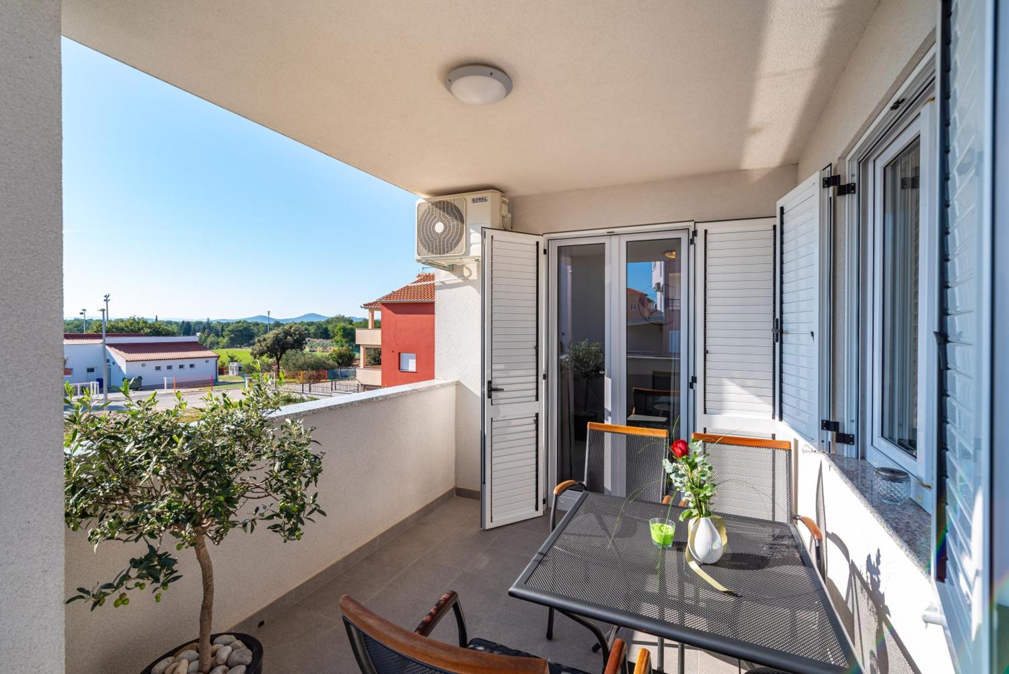 House Of Dalmatia Apartamento Pakoštane Quarto foto